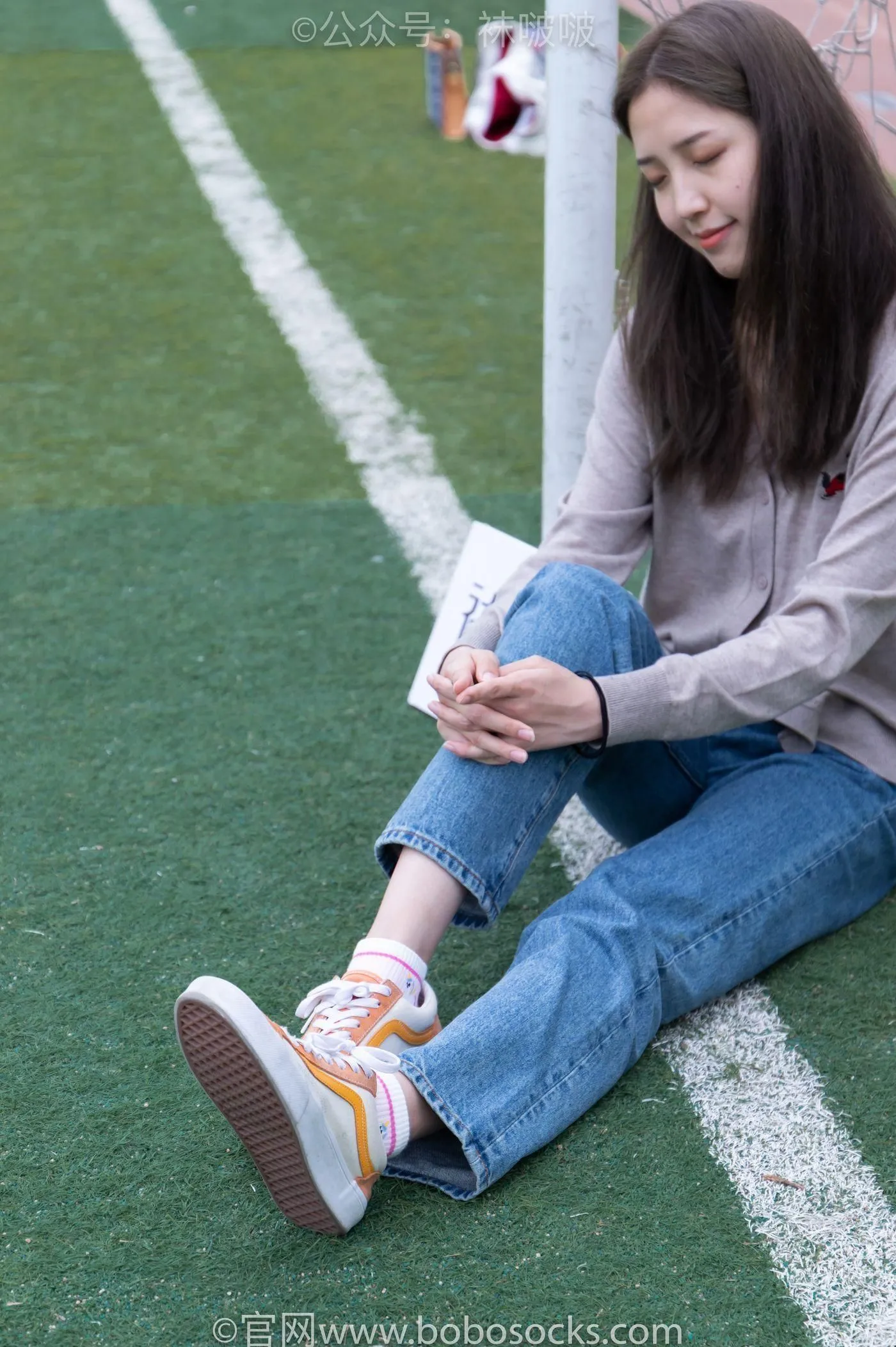 [BoBoSocks袜啵啵]NO.004 泡芙-vans帆布鞋、白棉袜、裸足 [127P]插图6